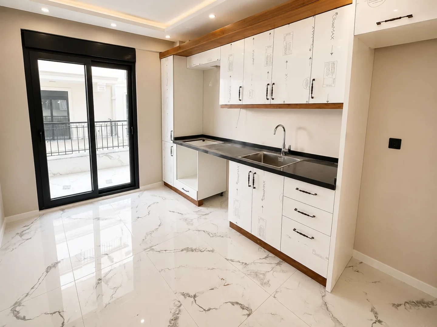 彡YÜKSEL'DEN EDREMİT'TE K.OTOPARK D.GAZLI PANJURLU SIFIR 3+1彡