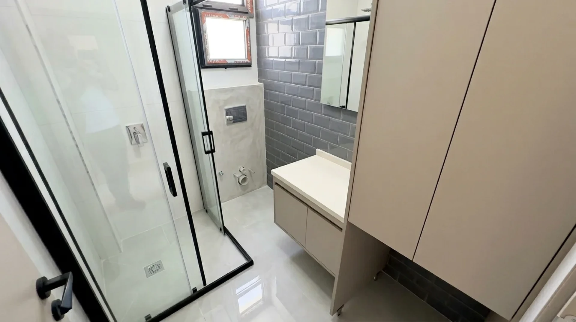 彡YÜKSEL'DEN KADIKÖY'DE ARAKAT LÜKS İŞÇİLİK 1+1 SIFIR DAİRE彡